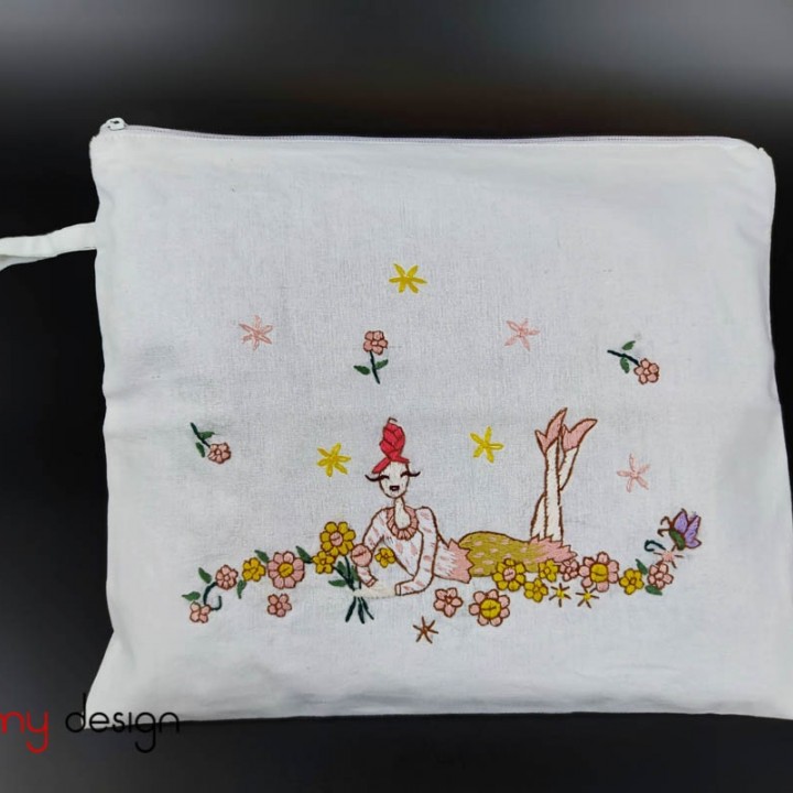 Wet laundry bag with girl embroidery